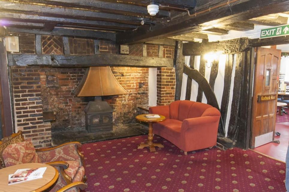 Roebuck Inn Стивенэйдж Экстерьер фото