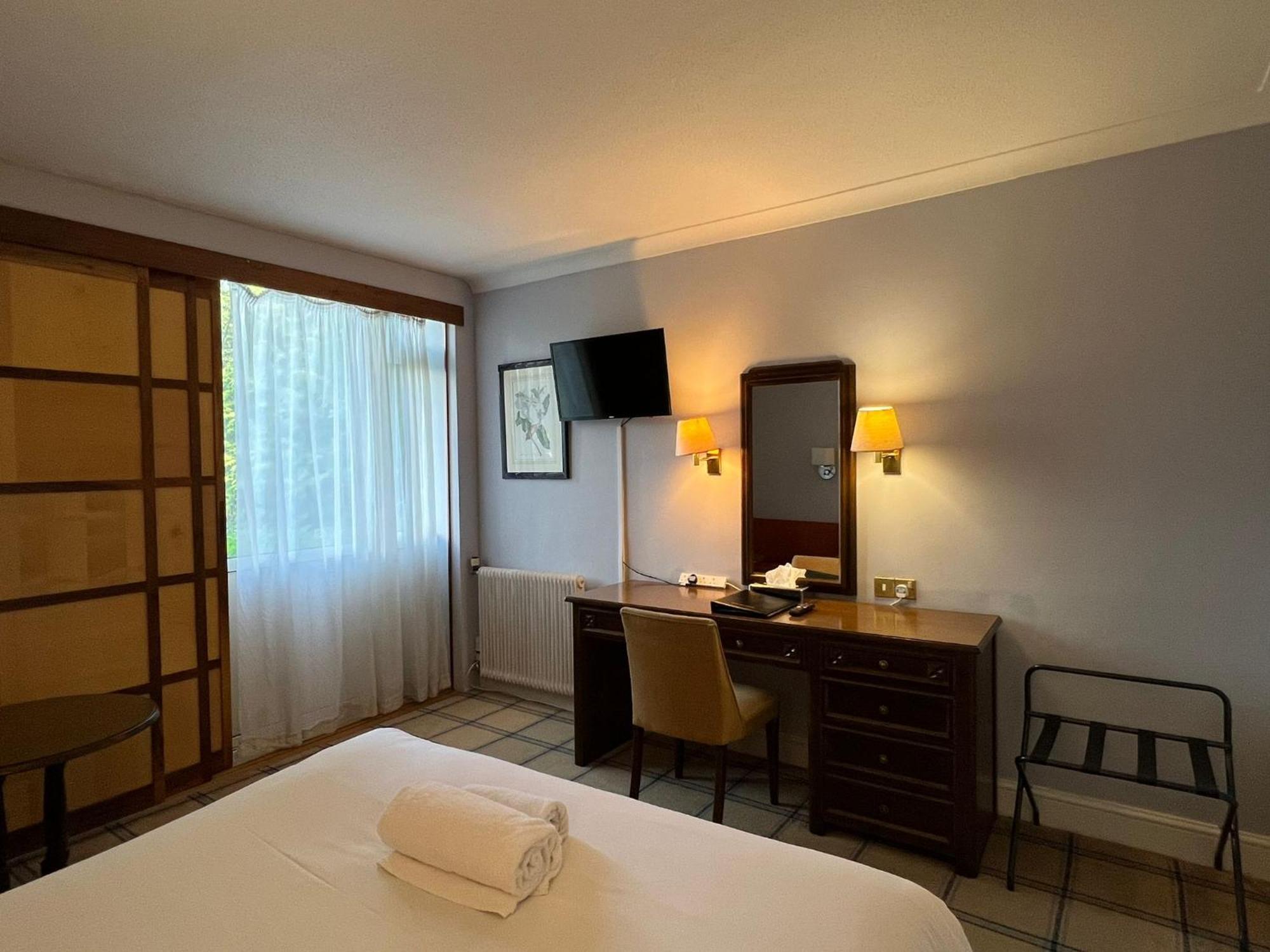 Roebuck Inn Стивенэйдж Экстерьер фото