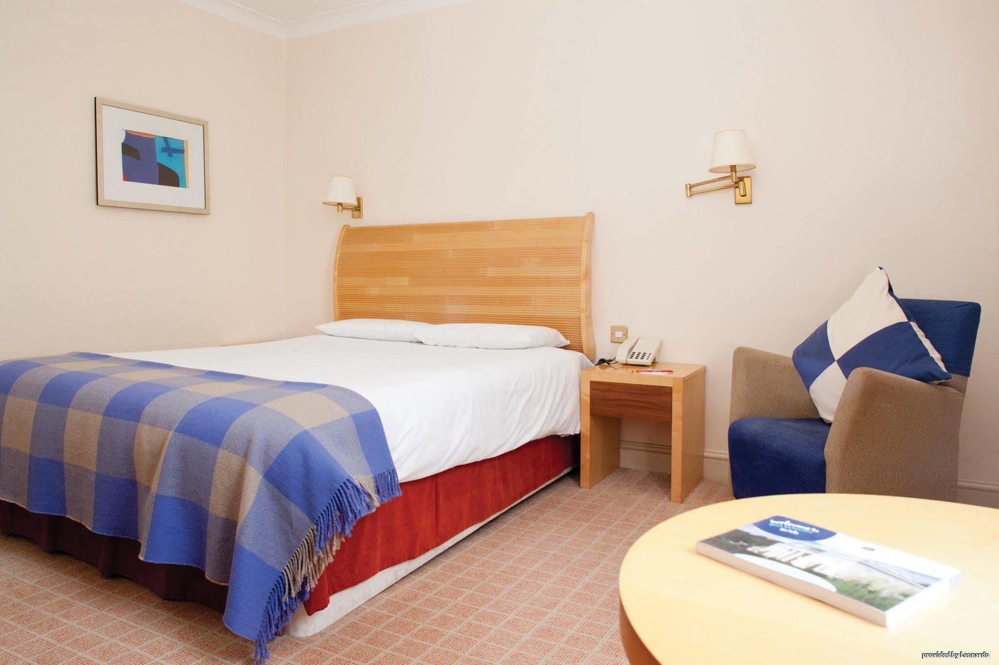 Roebuck Inn Стивенэйдж Номер фото