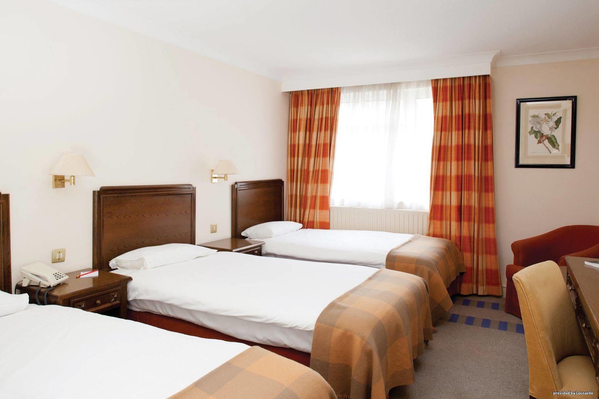 Roebuck Inn Стивенэйдж Экстерьер фото